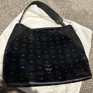 MCM shoulder back. Euc.